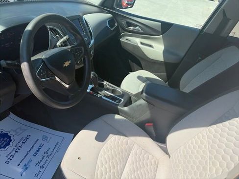 Used 2020 Chevrolet Equinox LS w/ LS Convenience Package FWD image 15