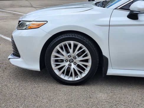 Used 2019 Toyota Camry XLE FWD image 8