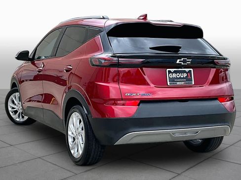 Used 2022 Chevrolet Bolt EUV LT w/ Comfort Package FWD image 11