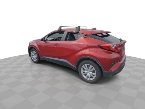 Used 2020 Toyota C-HR LE FWD image 6