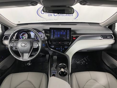 Used 2024 Toyota Camry SE FWD image 12