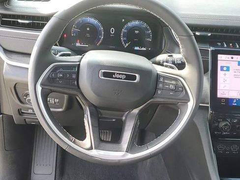 Used 2025 Jeep Grand Cherokee Limited w/ Black Appearance Package AWD/4WD image 26