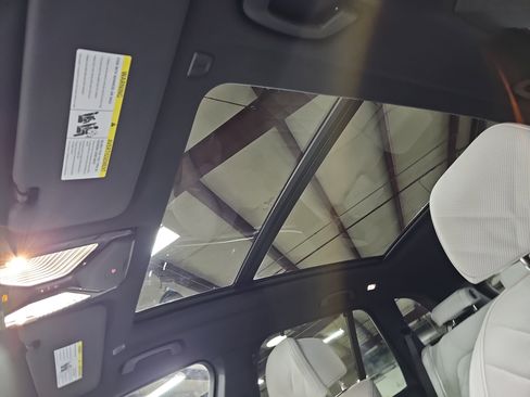 New 2026 BMW X5 xDrive40i w/ Climate Comfort Package image 32