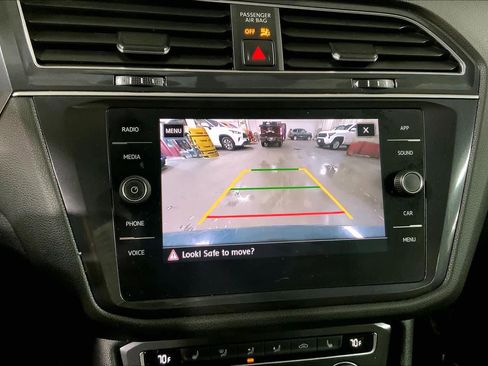 Used 2019 Volkswagen Tiguan SE w/ Panoramic Sunroof Package image 26