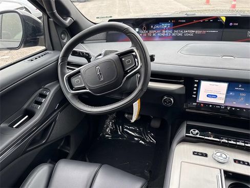 New 2025 Lincoln Navigator Reserve w/ Jet Appearance Package image 14