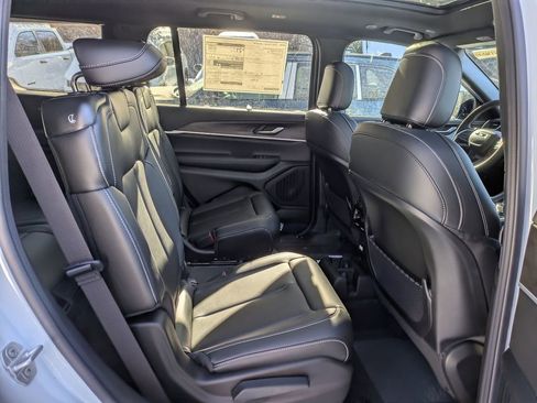 New 2025 Jeep Grand Cherokee L Limited image 30