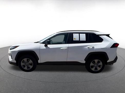 Used 2025 Toyota RAV4 LE AWD/4WD image 9
