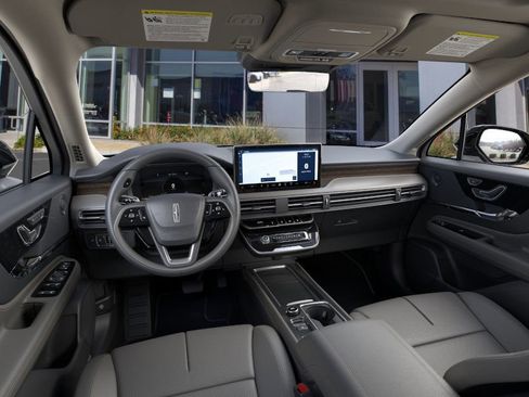 New 2025 Lincoln Corsair Reserve w/ Equipment Group 202A image 9