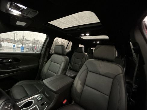Used 2023 Chevrolet Traverse RS image 21