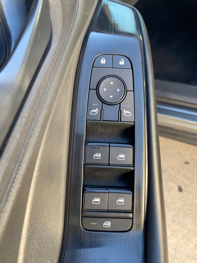 Used 2024 Nissan Rogue S FWD image 16