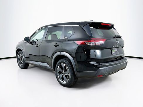 Used 2024 Nissan Rogue SV image 5