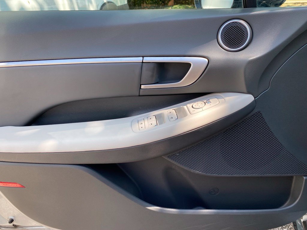 Used 2025 Hyundai Sonata SEL FWD image 22