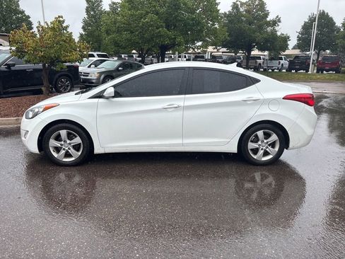 Used 2012 Hyundai Elantra GLS w/ Preferred Pkg 3 FWD image 2