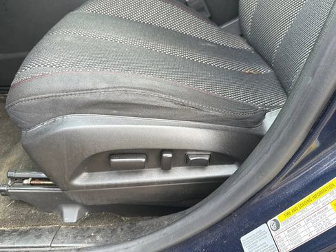 Used 2017 Chevrolet Equinox LT w/ Driver Confidence Package II AWD/4WD image 10