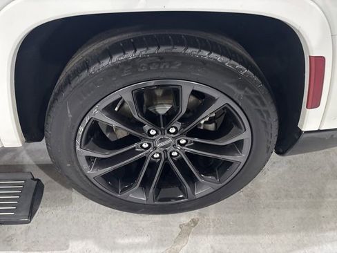 Used 2024 Jeep Grand Wagoneer L Series II w/ Quick Order Packagew 28T AWD/4WD image 43