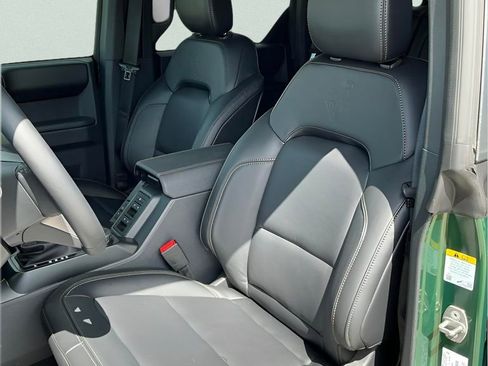 New 2025 Ford Bronco Badlands w/ Sasquatch Package AWD/4WD image 32
