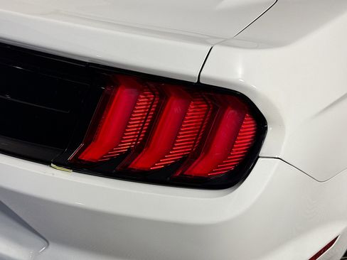 Used 2021 Ford Mustang Coupe image 32