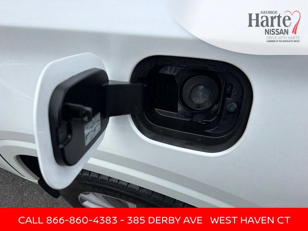 Used 2023 Chevrolet Traverse Premier AWD/4WD image 23