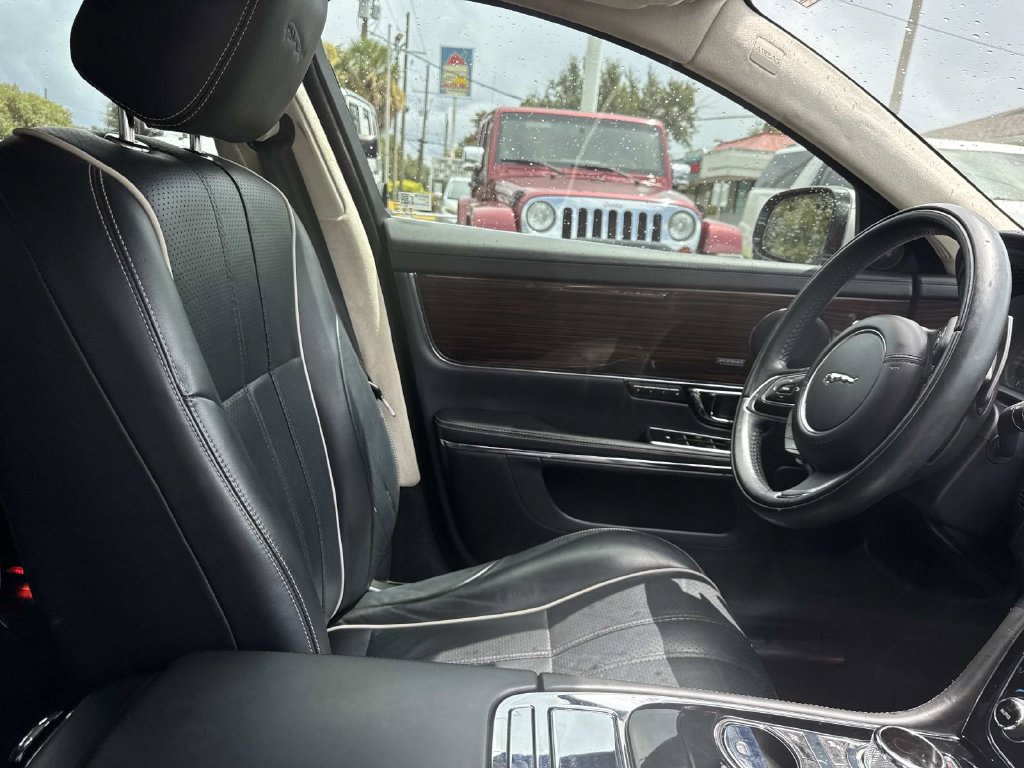Used 2015 Jaguar XJ L Portfolio RWD image 11