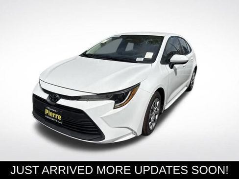 Used 2023 Toyota Corolla LE FWD image 1
