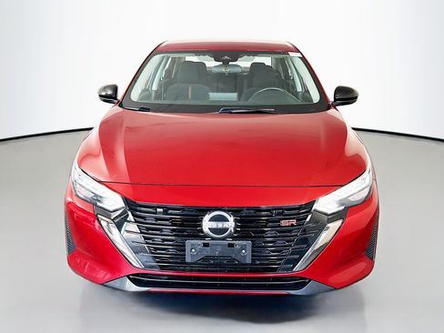Used 2024 Nissan Sentra SR FWD image 2