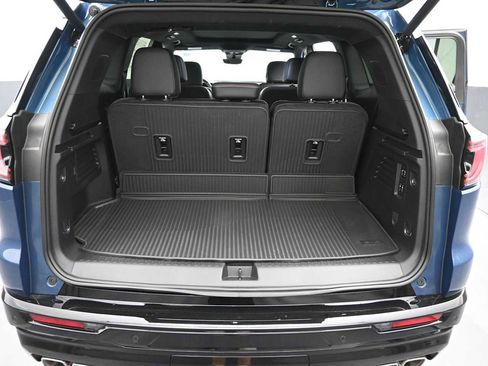 New 2026 GMC Acadia Denali Ultimate w/ LPO, Floor Liner Package AWD/4WD image 13