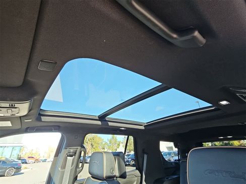 Used 2024 GMC Yukon AT4 w/ Technology Package image 28