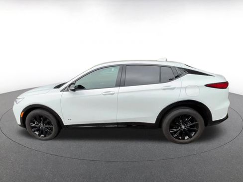 Used 2025 Buick Envista Sport Touring image 9