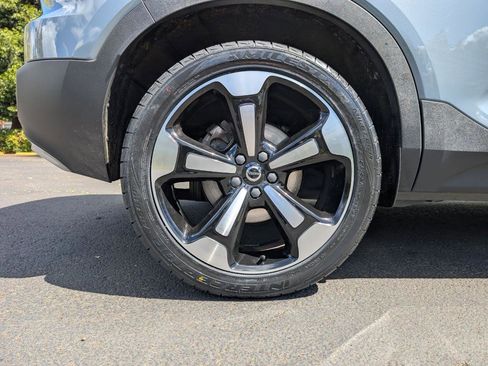 Used 2020 Volvo XC40 T5 Momentum image 24