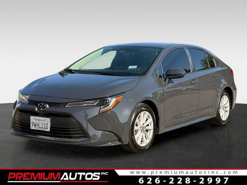 Used 2026 Toyota Corolla LE w/ LE Premium Package FWD image 1