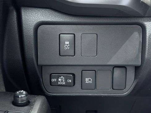 Used 2023 Toyota Tacoma TRD Sport AWD/4WD image 31