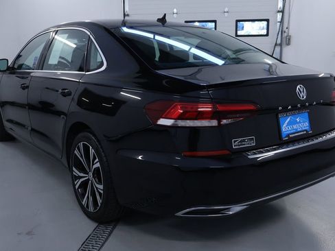 Used 2021 Volkswagen Passat 2.0T SE image 5