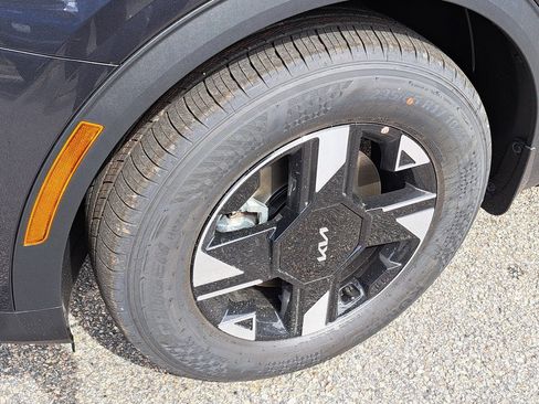 New 2026 Kia Sportage LX image 16