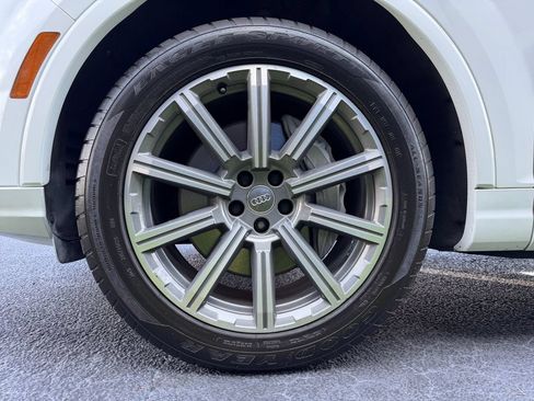 Used 2018 Audi Q7 3.0T Prestige w/ Prestige Package AWD/4WD image 46