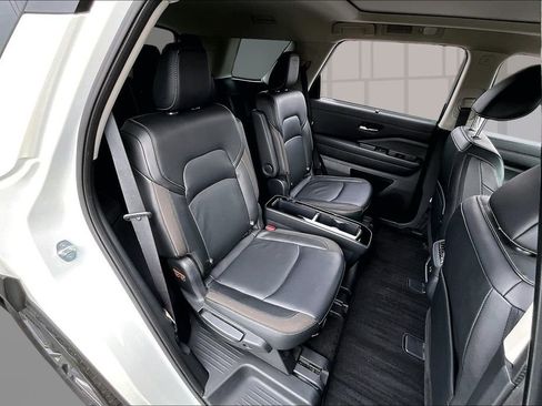 Used 2023 Nissan Pathfinder SL w/ SL Premium Package image 27