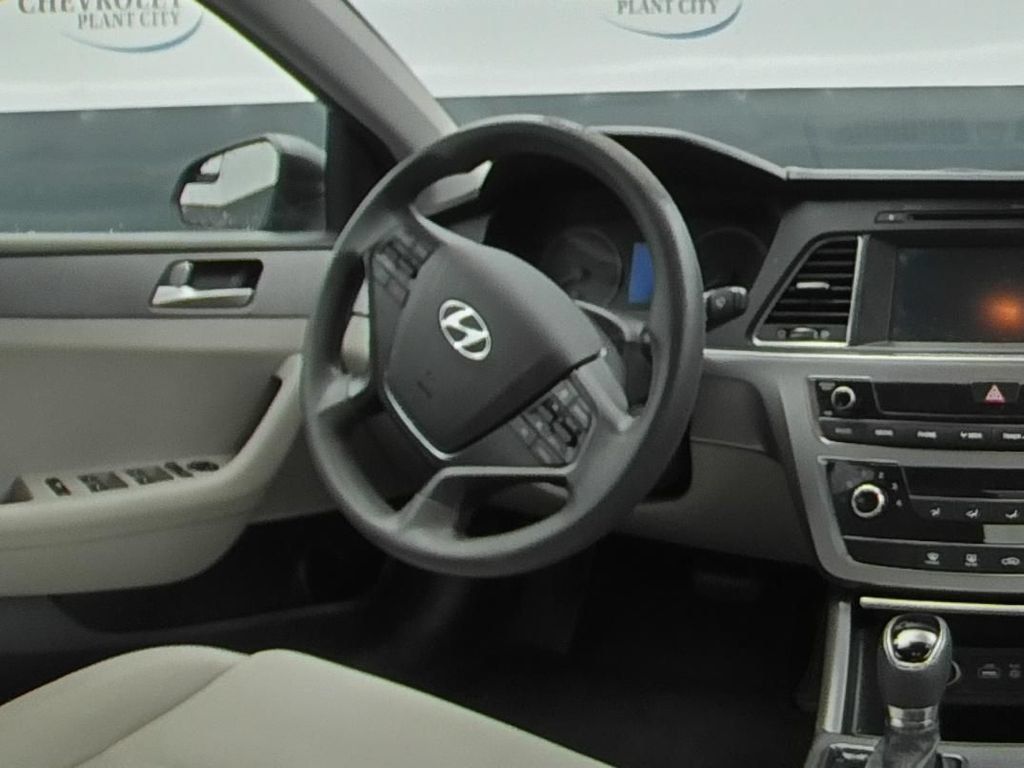 Used 2016 Hyundai Sonata SE FWD image 16