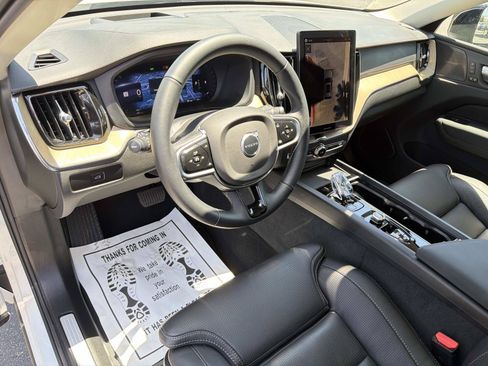 Used 2026 Volvo XC60 B5 Ultra w/ Climate Package PRO AWD/4WD image 9
