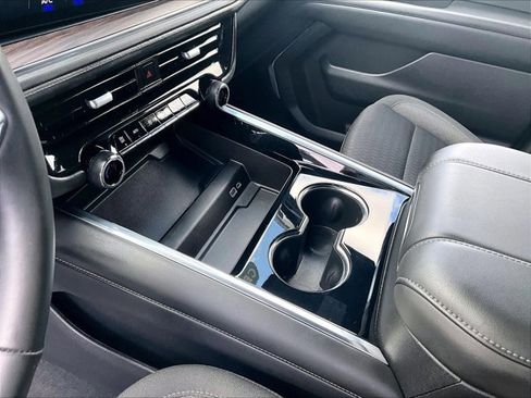 Certified 2025 Chevrolet Tahoe LS image 15