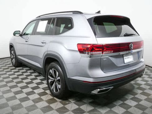 Certified 2025 Volkswagen Atlas SE image 32