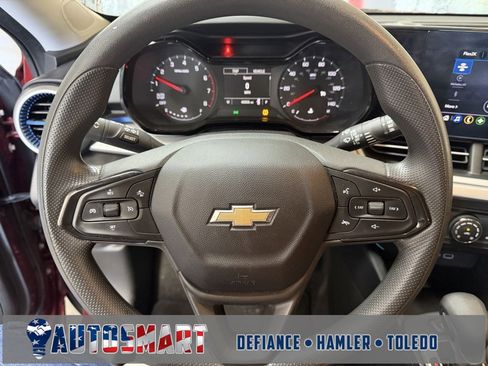 Used 2024 Chevrolet Trax LS w/ LS Convenience Package image 13