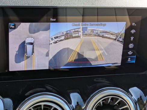 Used 2023 Mercedes-Benz GLB 250 image 22