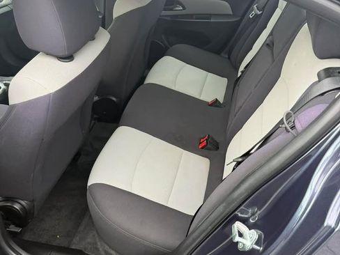 Used 2013 Chevrolet Cruze LS image 8