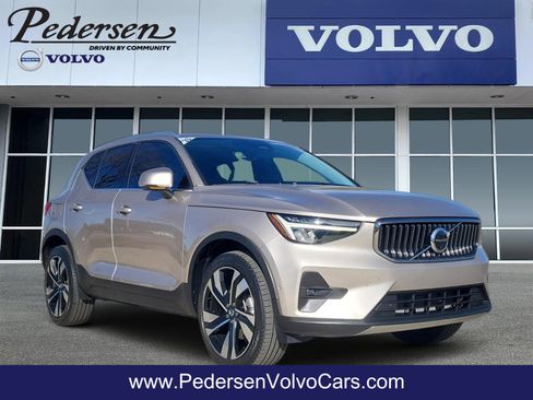 Certified 2023 Volvo XC40 B5 Plus w/ Protection Package Premier image 1