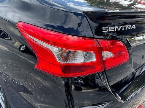 Used 2017 Nissan Sentra NISMO w/ NISMO Premium Package FWD image 23
