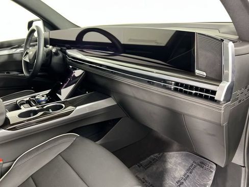 Certified 2025 Cadillac Escalade Premium Luxury w/ Touring Package AWD/4WD image 30
