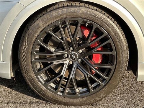 Used 2024 Audi SQ8 Prestige w/ Prestige Package image 10