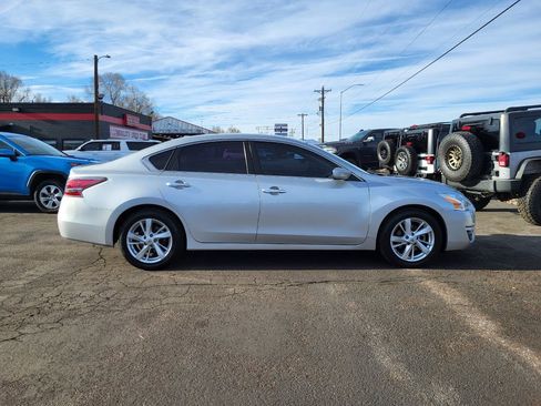 Used 2015 Nissan Altima 2.5 SV image 10