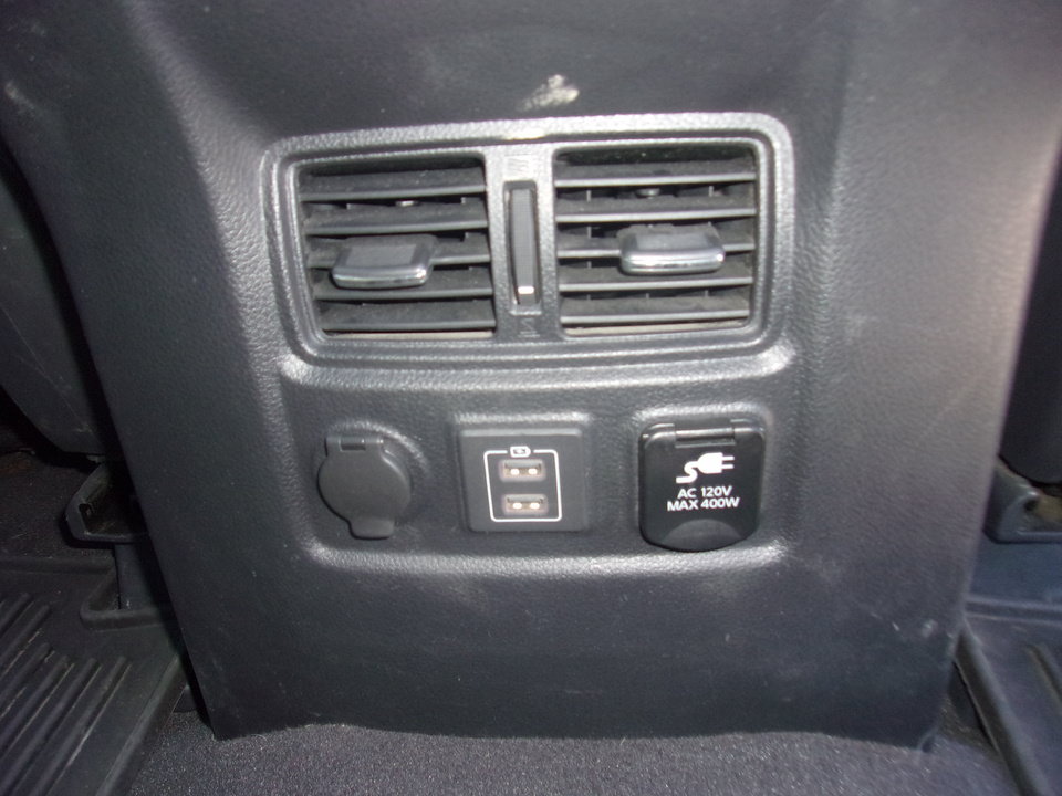Used 2021 Nissan Titan PRO-4X w/ Off Road Protection Package AWD/4WD image 19