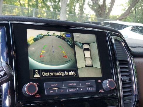 Used 2021 Nissan Titan Platinum Reserve w/ Moonroof Package image 23