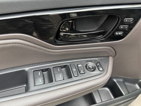 Used 2023 Honda Odyssey Touring image 32